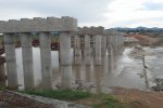 Construction du pont sur le Mayo Galké. La fin des travaux envisagée pour Mai 2017.